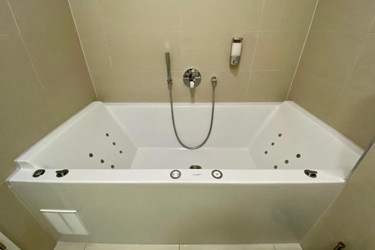 Alpen-Panorama Suite - Einzigartige Privatsuite Hoch Ueber Muenchen, 12Tes Og, Alpenblick, Loggia, Whirlpool, 15 Minuten Zum Zentrum, Ruhe Und Erholung In Der Stadt Muenchen Fuer Privat Und Geschaeftlich Reisende Екстер'єр фото